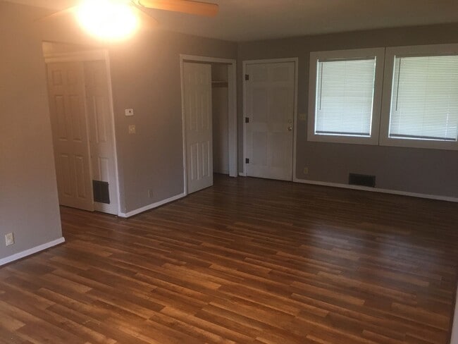 Photo - 3 Bedroom / 2 Bath Home Located Minutes from Downtown Lowell!