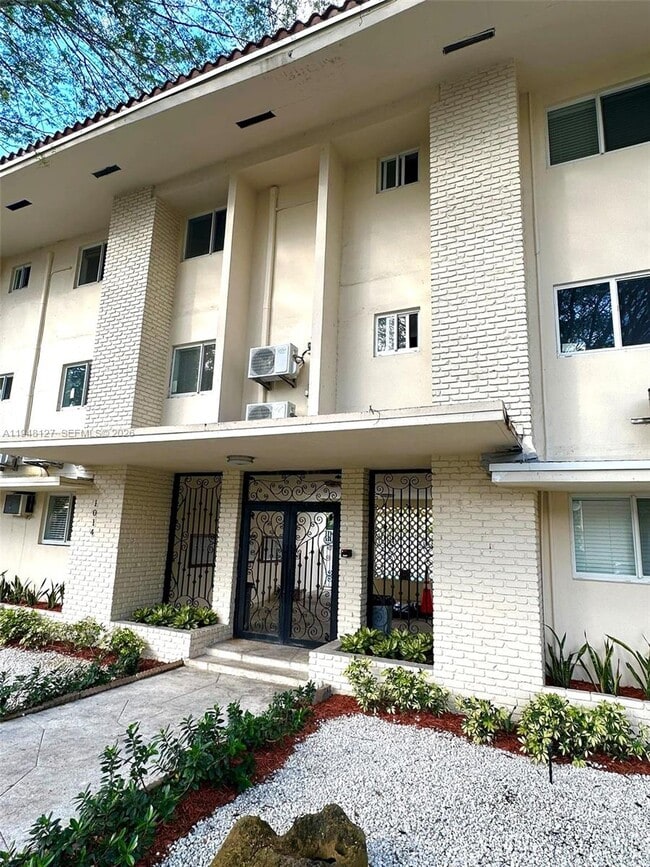 Photo - 1014 Salzedo St Unit 311