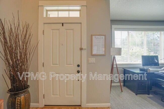 Photo - 2835 NW Hill St