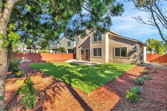 Photo - 1067 Princess Kyra Pl