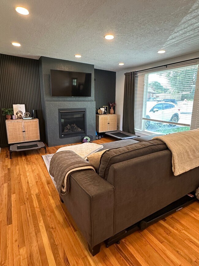 564 Spacerama Dr