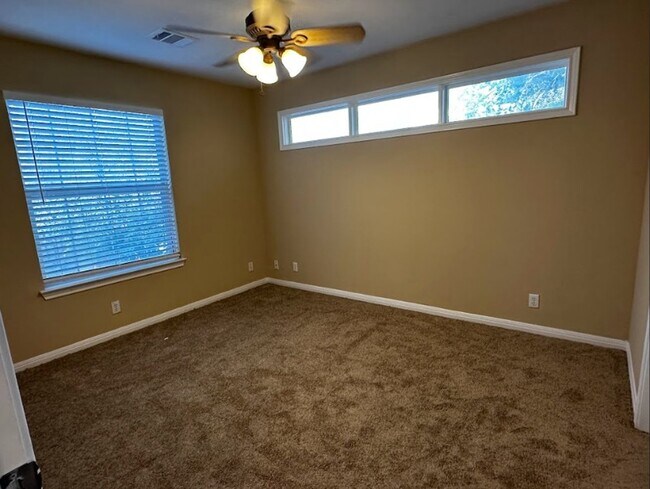 Photo - 1bed/1bath - Garage Apt - Central Austin