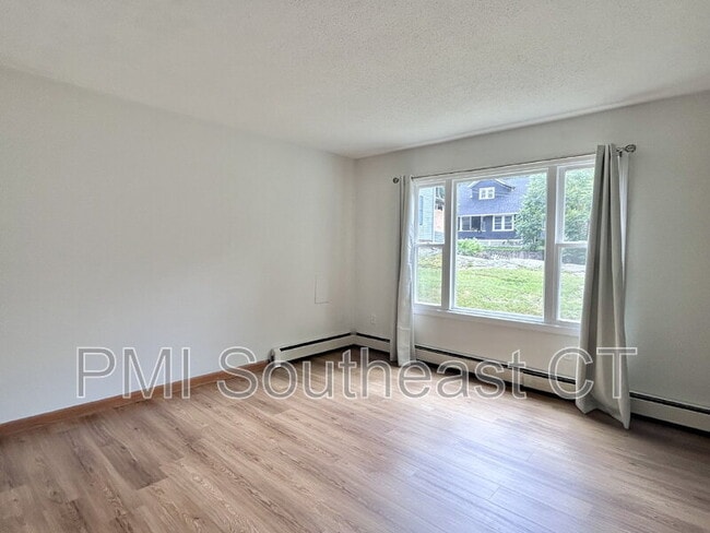 Photo - 55 Hedge Ave