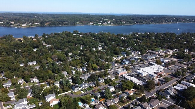 Photo - 516 River Rd