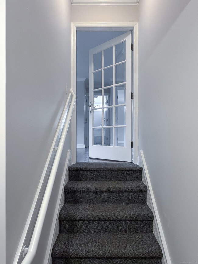 Photo - 346 Southbury Rd