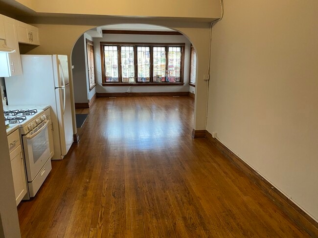 Photo - 8 Waltham St Unit 2F