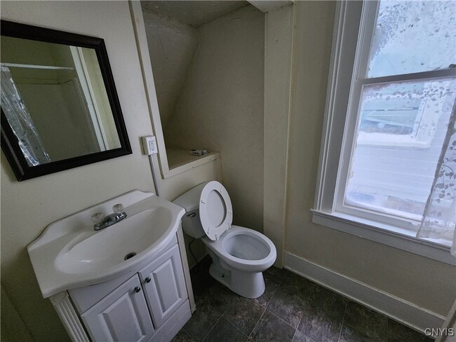 Photo - 137 W Schuyler St