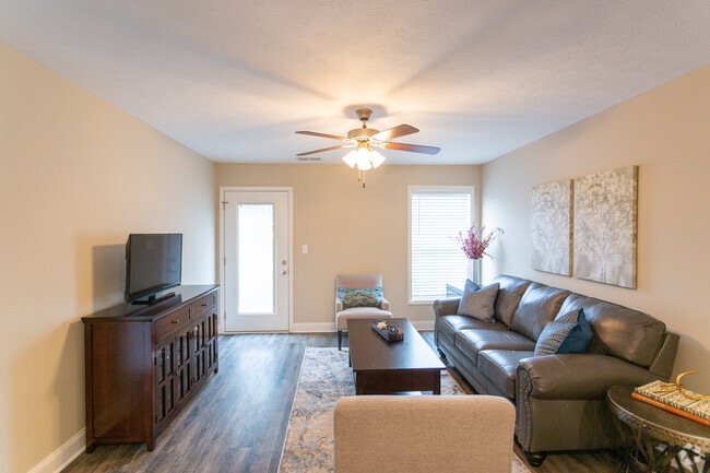 2BR, 2BA - 1100 SF - Walnut Valley