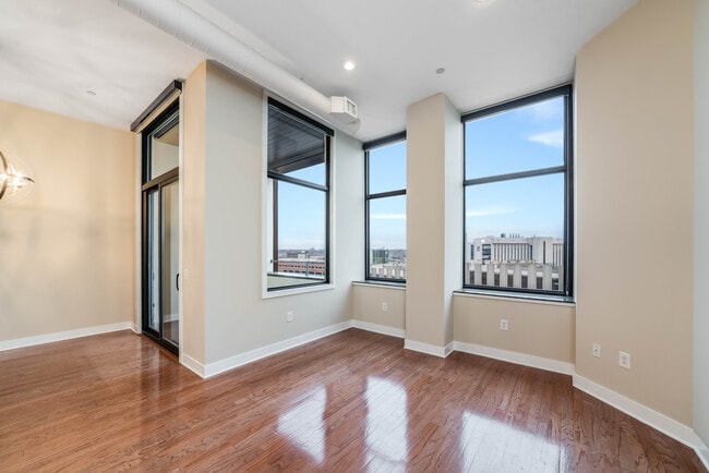 Tower 502 - Peregrine Tower Apartments