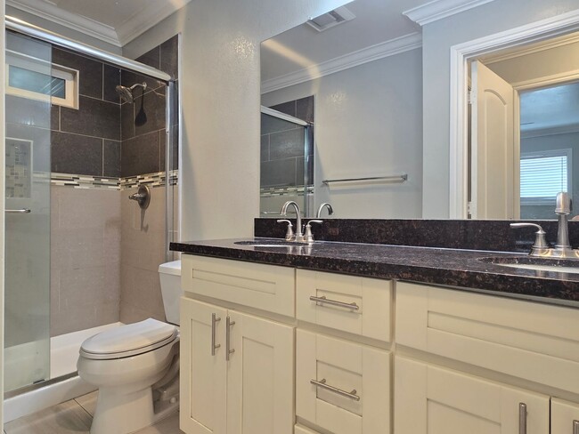 Photo - 450 California St Unit 3