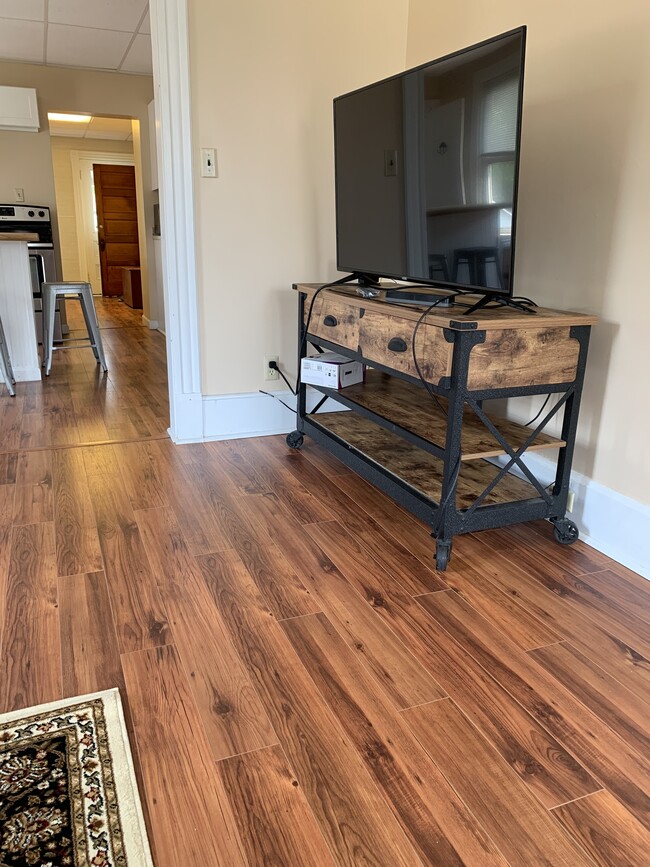 Photo - 113 Oak St Unidad College Summer only