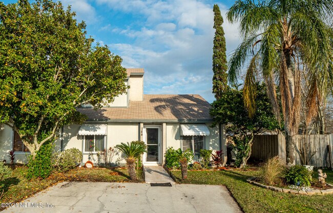 Building Photo - 744 Aquatic Dr