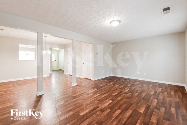 Photo - 2435 Piering Dr