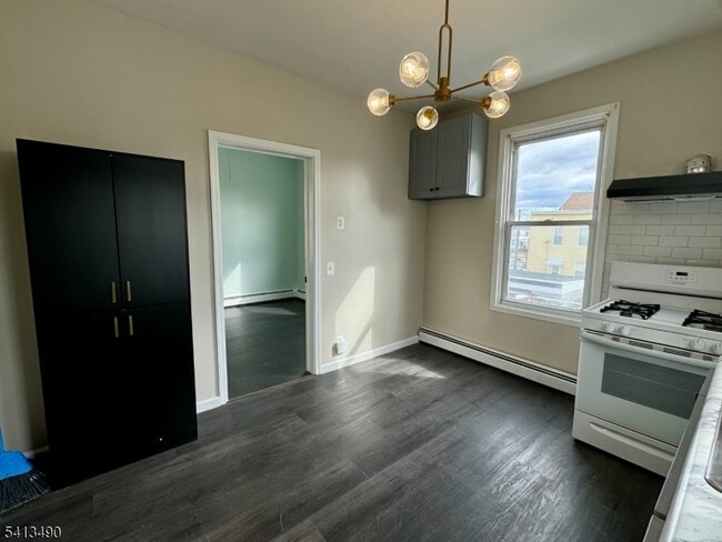 Photo - 318 Ampere Pkwy