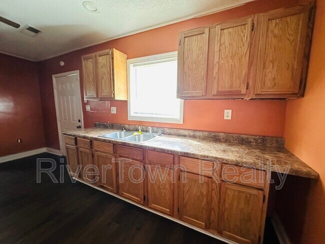 Photo - 1347 E Trigg Ave