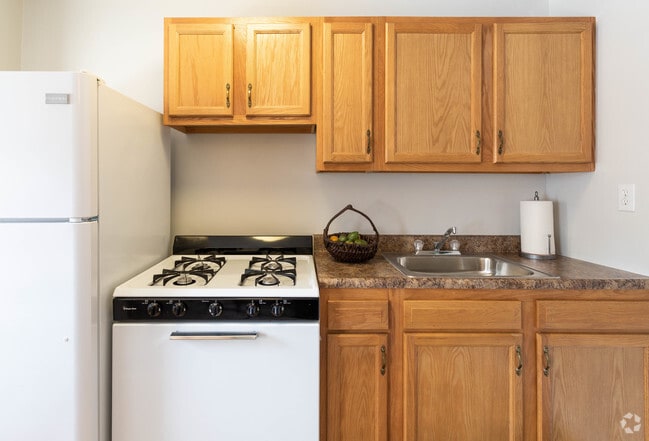 2BR,1.5BA Townhouse - 750 SF