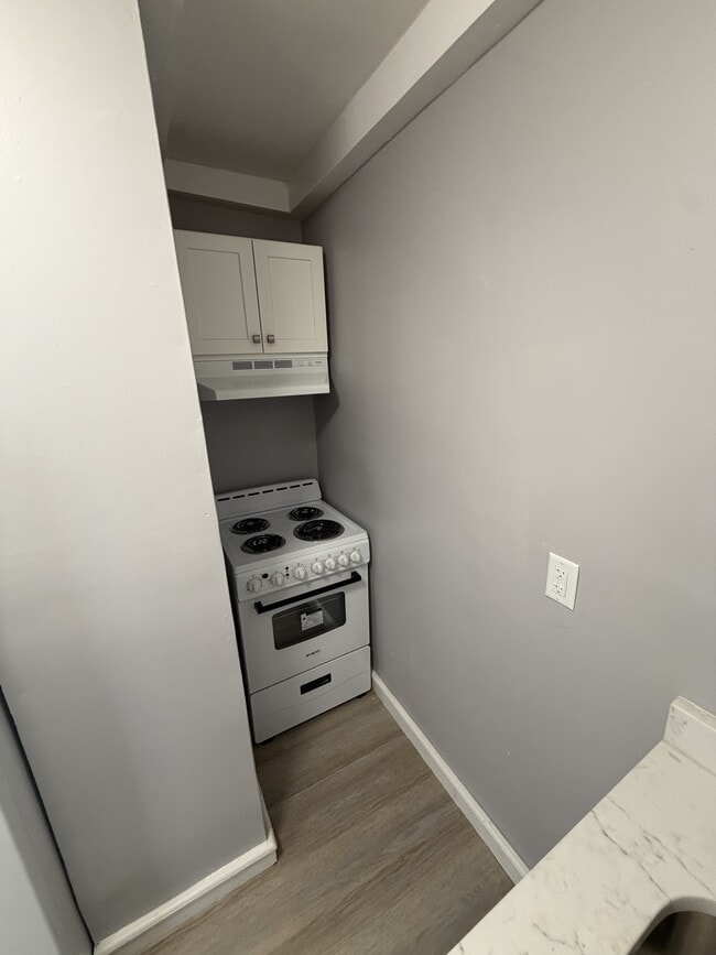 Photo - 2111-2113-2113 Acushnet Ave Unit 1