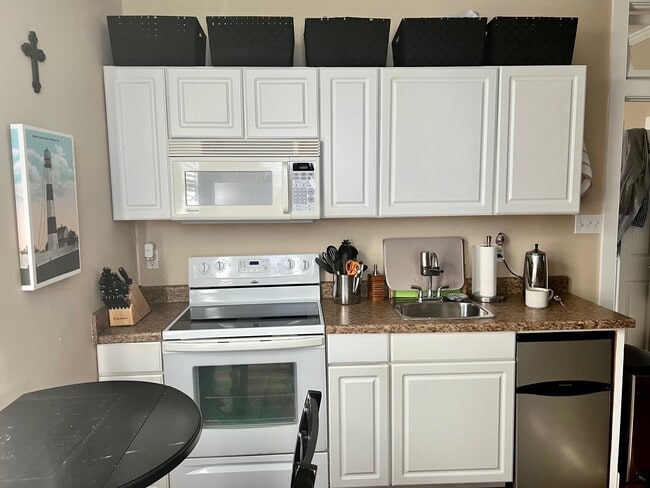 Photo - 1812 Winnie St