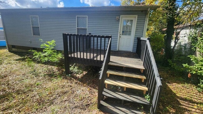 215 Hay St