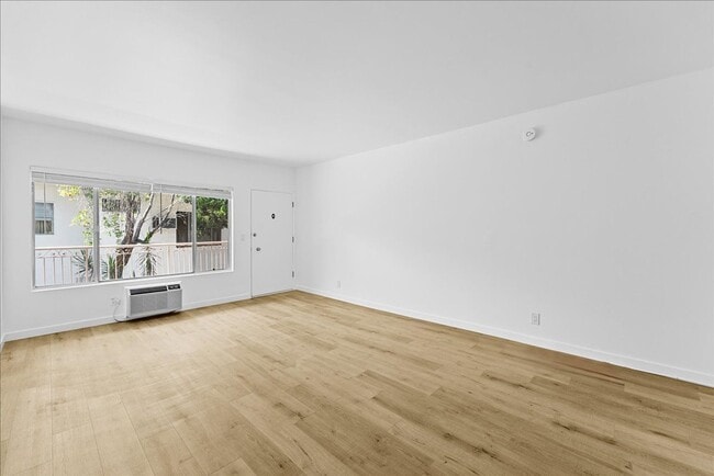 Building Photo - 11661 Erwin St Unit 09