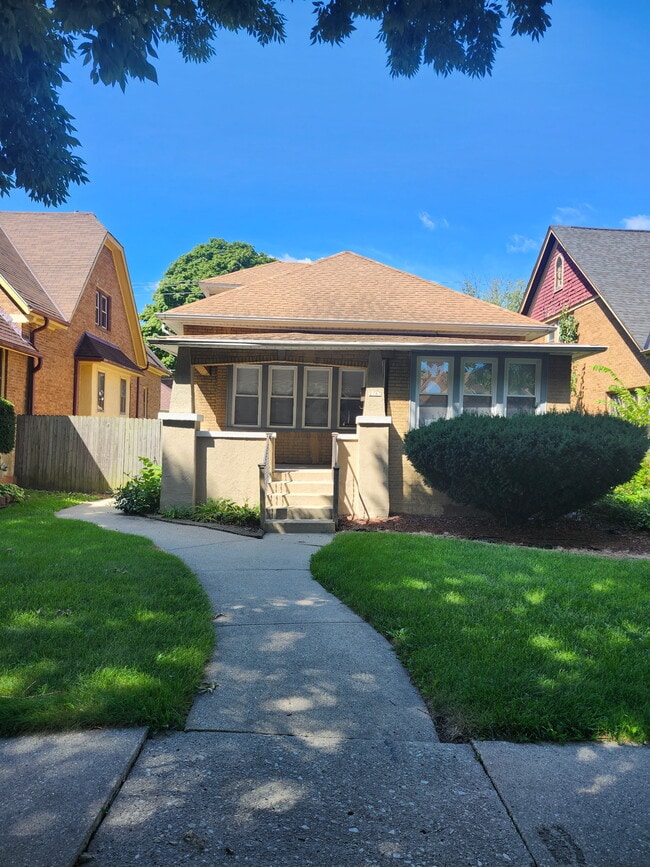 Building Photo - 2767 N 46th St