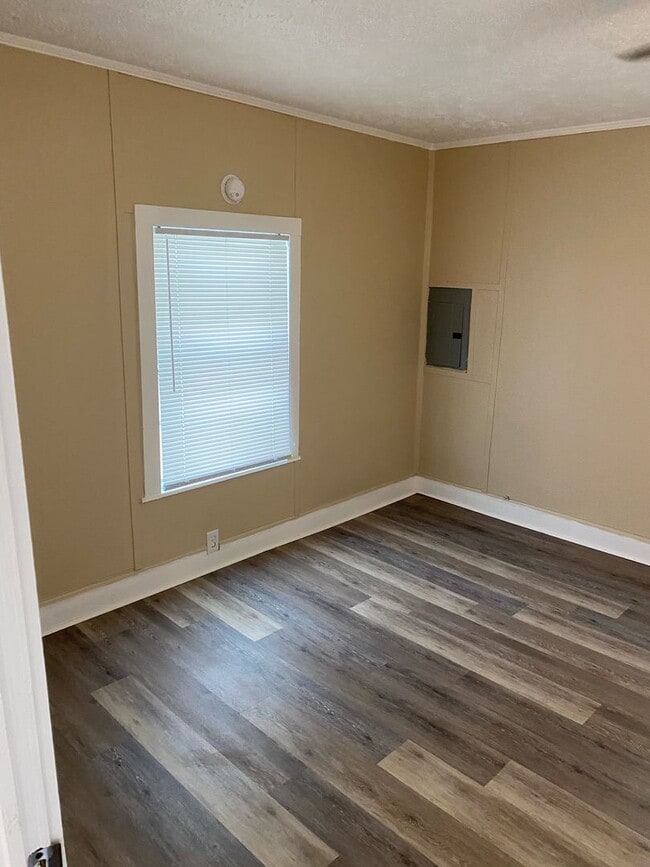 Photo - 4 Bed 1 Bath House