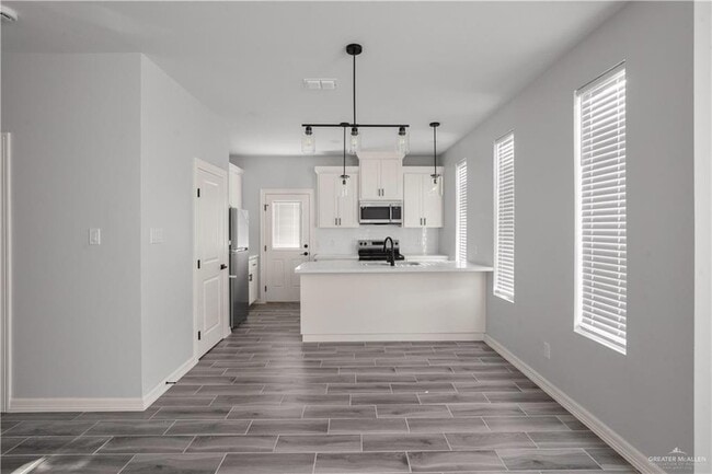 408 N Onyx Ave Unit 2