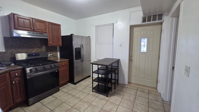 Photo - 2446 N Rutherford Ave Unit 2