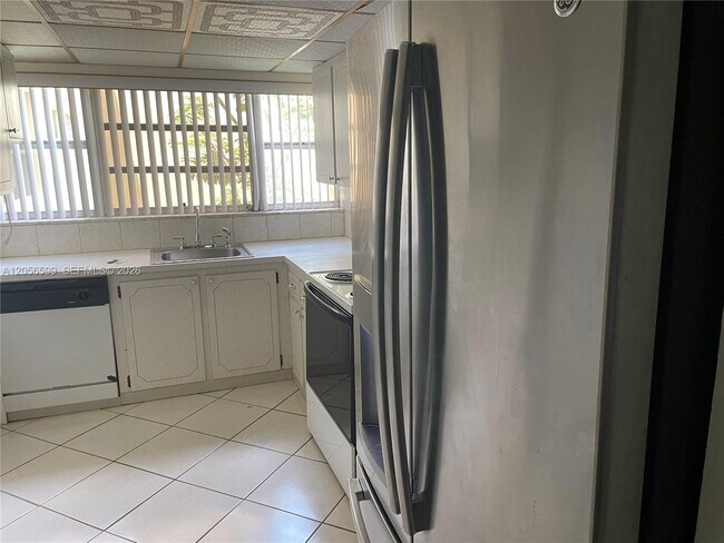 Photo - 940 NE 199th St Unit 209
