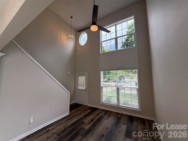 3404 Laurenhurst Ln