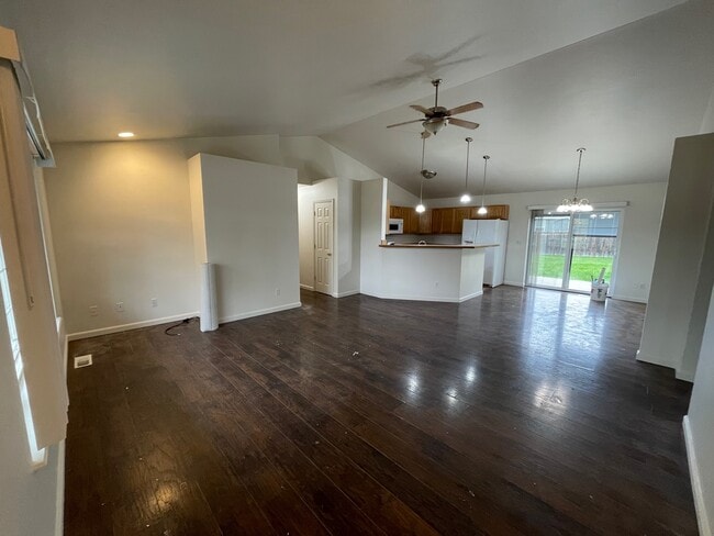 Photo - 112 Mineral Ave