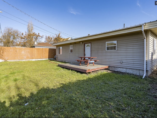 Photo - 3003 N Standard St Unidad B