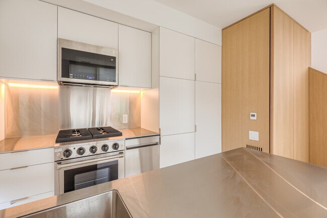 Photo - 429 Brock Ave