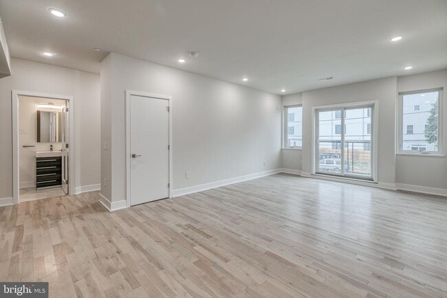 Photo - 1518 N 8th St Unidad 2