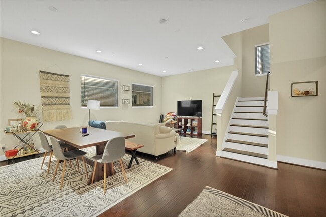 Photo - 1264 Morris St