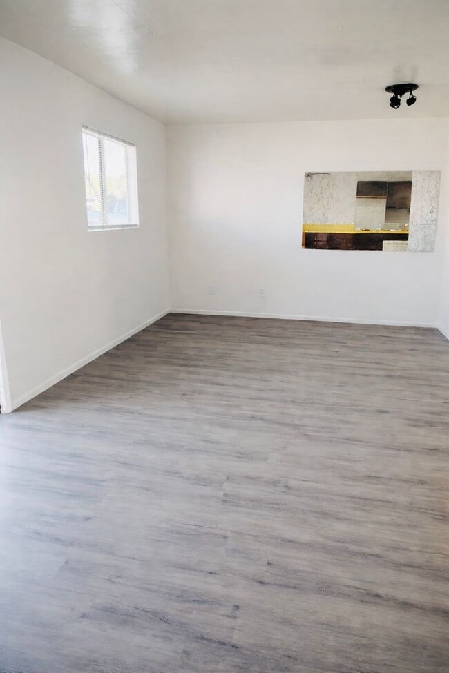 Building Photo - 501 Harrison Dr Unit B