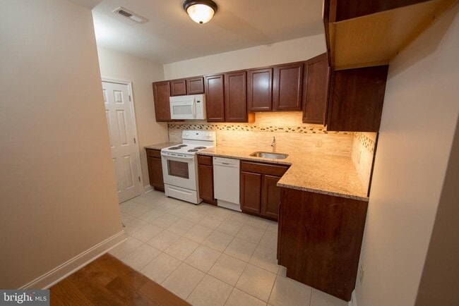 Building Photo - 113 W Gay St Unit 1