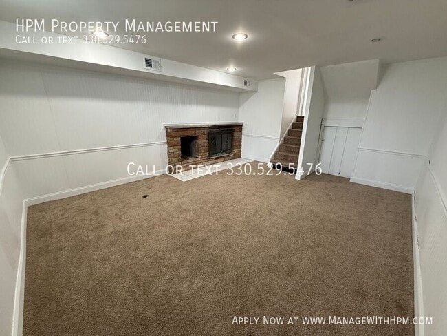 Photo - 15 W York St