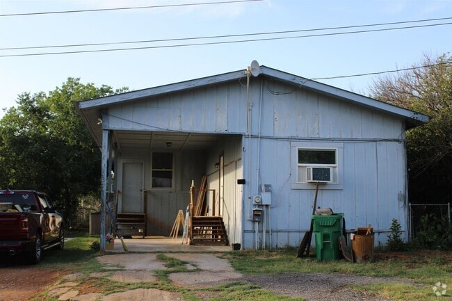 Building Photo - 303 W Taylor St Rental
