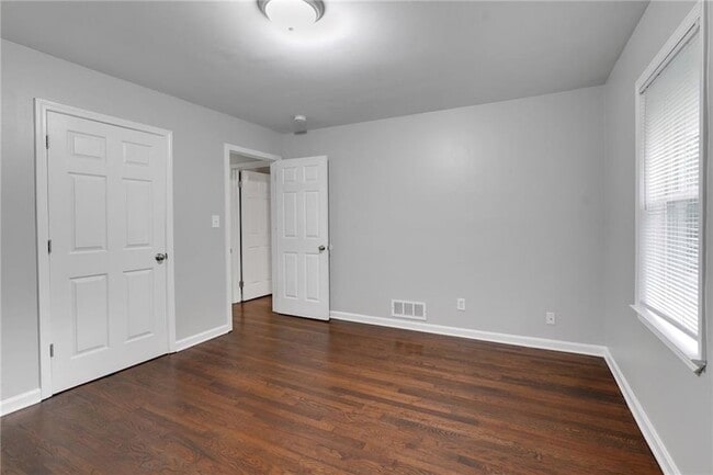 Photo - 2710 Dresden Dr