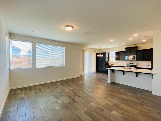 Photo - $2,195 Leonard & Gettysburg,  3 Bedroom - ...