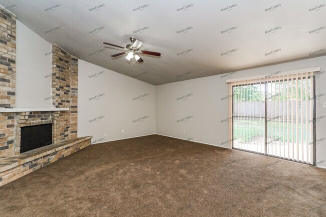 Photo - 7604 Woodfield Rd