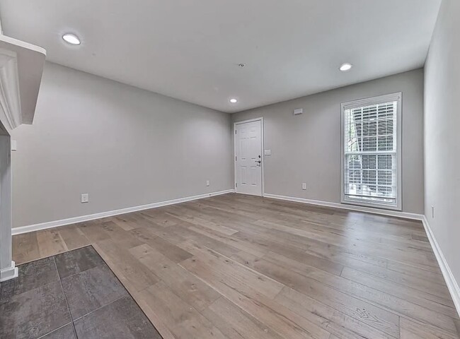 Building Photo - 1166 Booth Rd SW