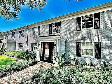 Photo - 296 Lewfield Cir Unit 296