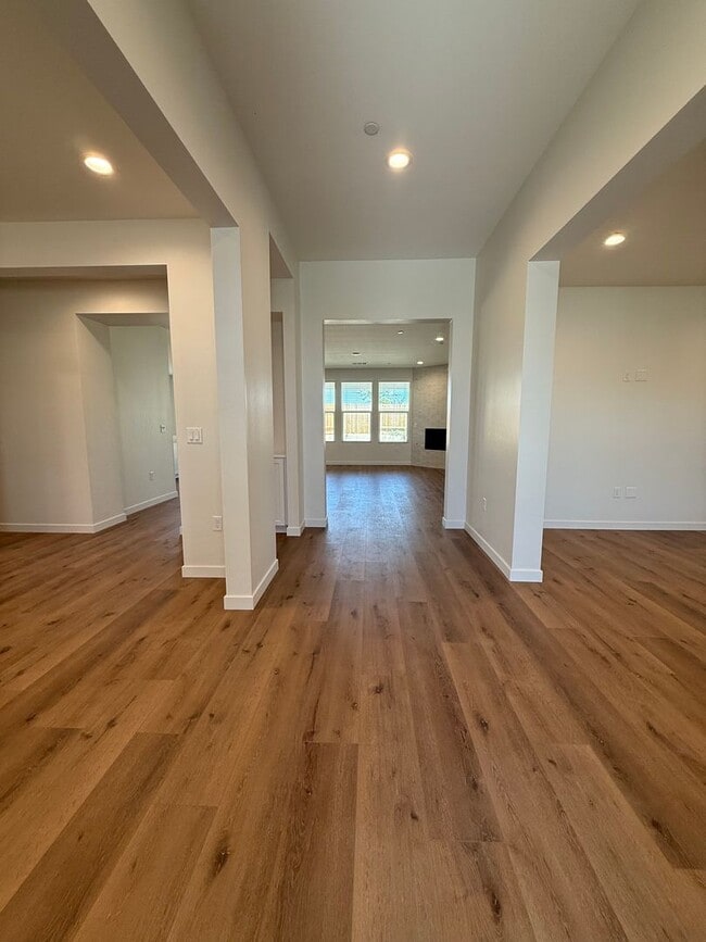 Photo - 16806 Mairs Dr