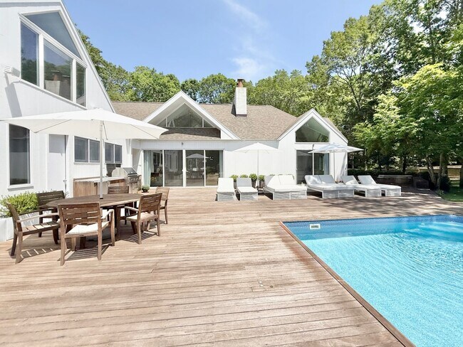 Photo - Seasonal Rental : EH Contemporary with Pool & Private Tennis