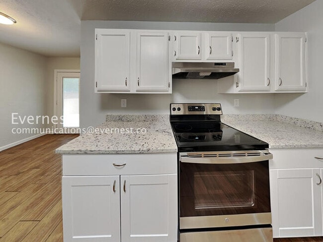 Photo - 3 Bed/2 Bath Home with Garage / Pet-Friend...