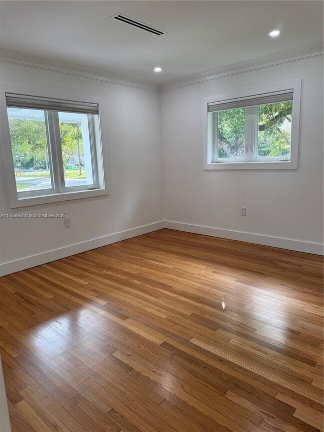 Photo - 547 Giralda Ave