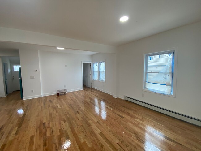 Photo - 1423 7th Ave