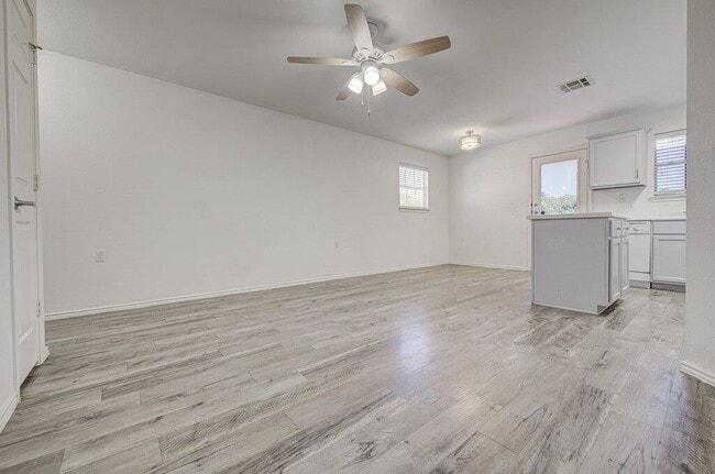 Photo - 8417 Twiggy Ln